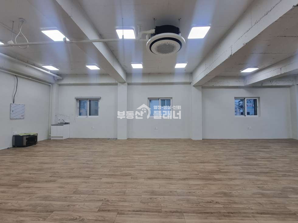 충남 천안서북구 두정동 신축급 사무실. 시스템냉온풍기有 월세 매물번호 10047 사진 3