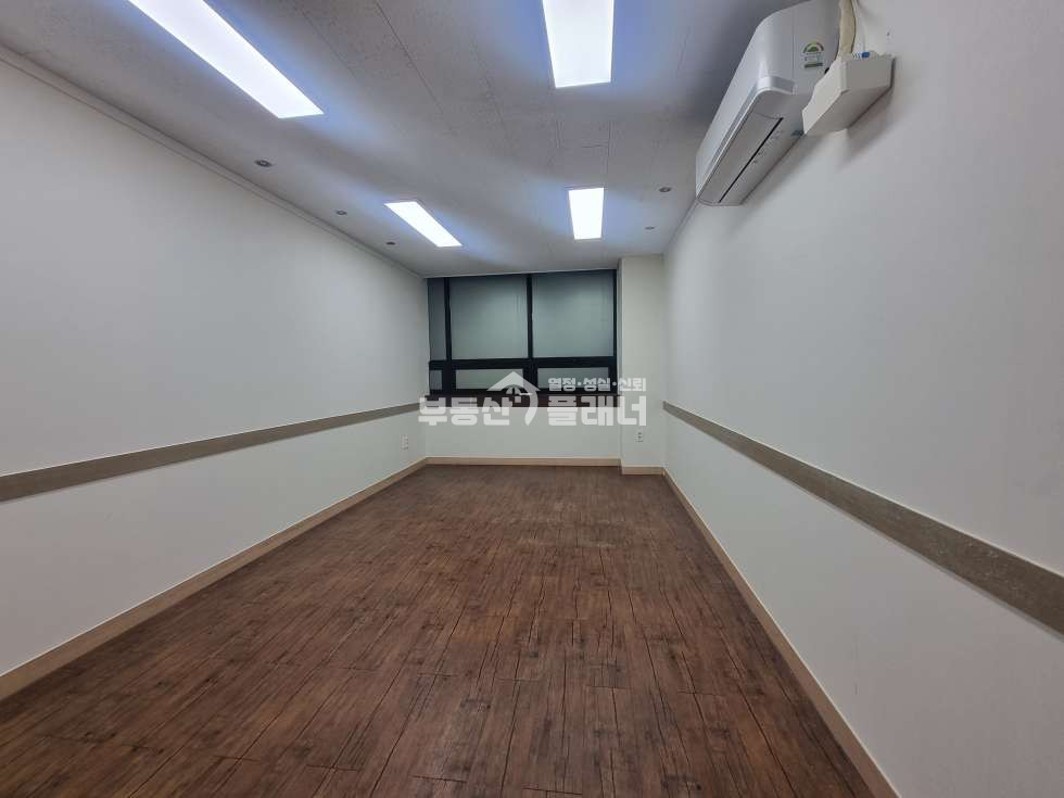충남 천안서북구 두정동 냉.온풍기 옵션. 가성비 좋은 깨끗한 사무실 월세 매물번호 10065 사진 2